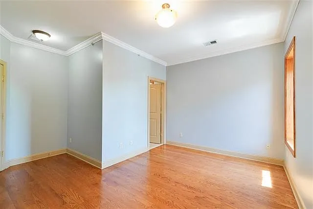 21 Saint Pauls Ave #1 — Photo 7
