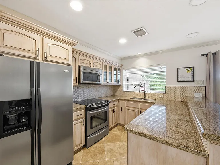 2209 W Settlers Way — Photo 8