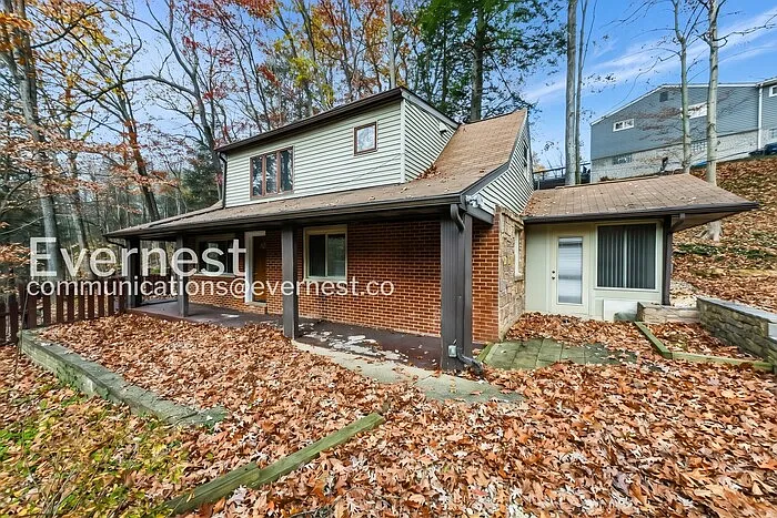 4 bed, 2.0 bath, 1850 sqft, $1,995 — Photo 1