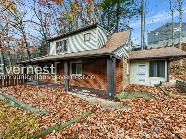 116 Saunders Station Rd, Trafford, PA 15085