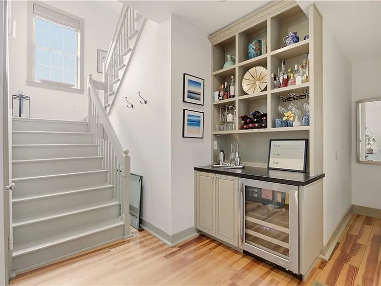 364 Bellevue Ave — Photo 11