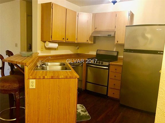 4th image of 450 Elm Dr Unit 102