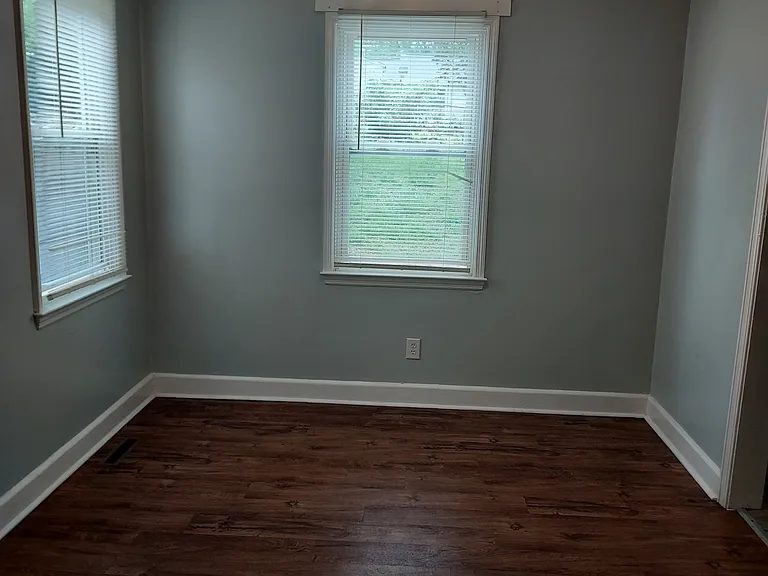 813 Hillwood Ave — Photo 11