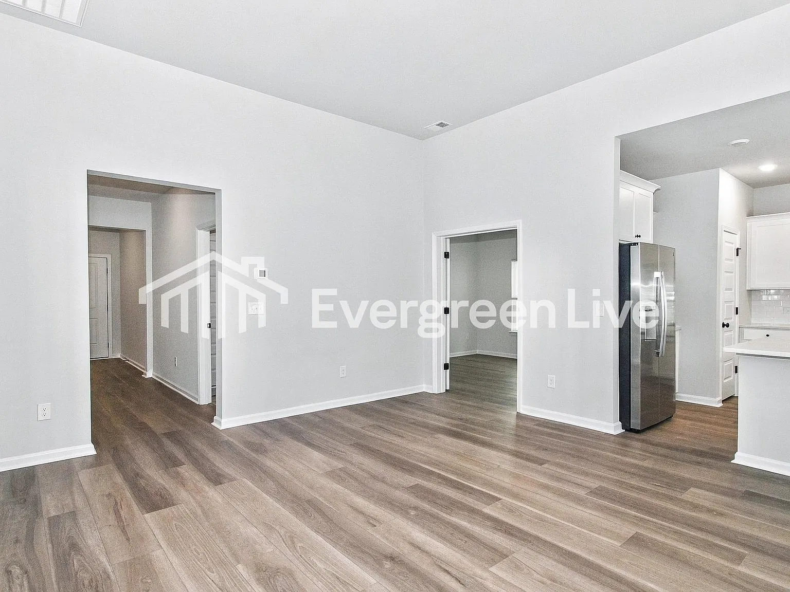 3 bed, 2.0 bath, 1748 sqft, $1,995 — Photo 2
