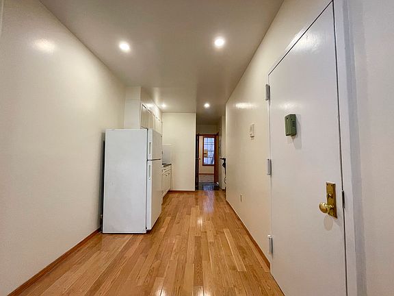 5th image of 396 3rd Ave APT 4S