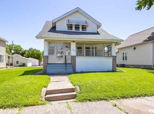 1852 3rd St, Moline, IL 61265