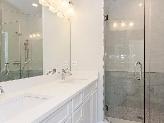 4th image of 1513 W Diversey Pkwy APT 1W
