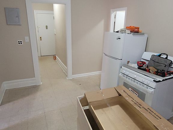 5th image of 622 E 187th St