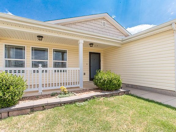 4th image of 15320 Nightshade Dr