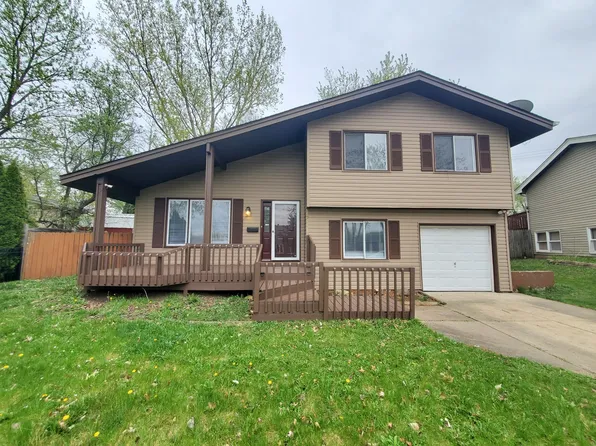 1922 Ashwood Ln, Aurora, IL 60506