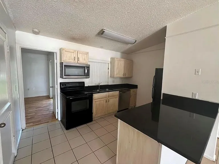 1109 Woodman Way — Photo 2