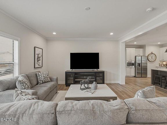 2nd image of 450 Federal Ferry Cir
