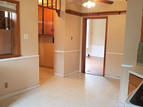 4th image of 901 S 14th St APT A