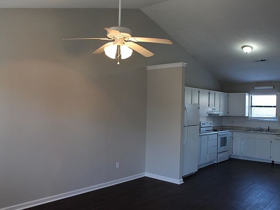 4th image of 239 Wyndham Cir #A
