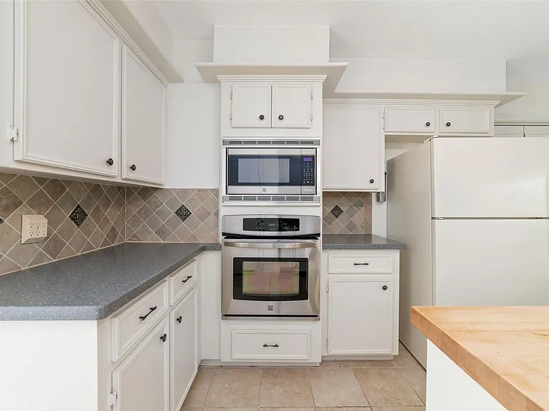 11838 Riverview Dr — Photo 8