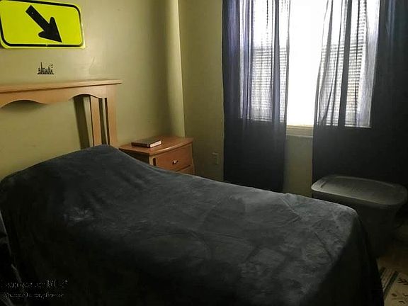 5th image of 913 Elizabeth Dr