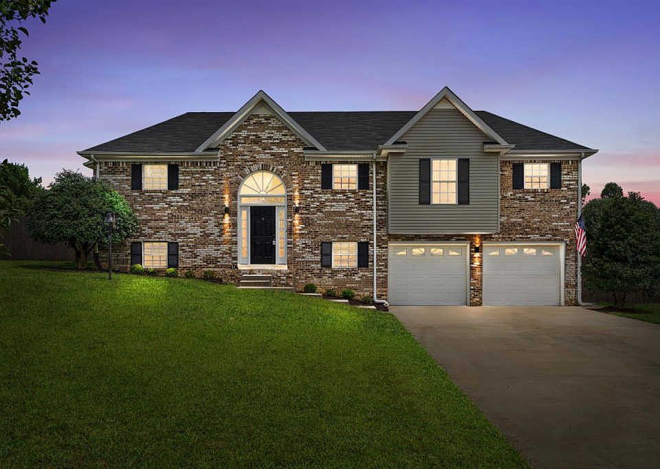 1st image of 4021 Lakewood Dr