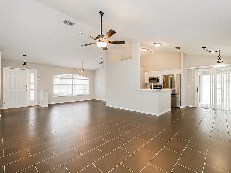 605 Cherry Laurel St — Photo 5