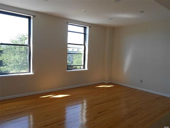 4th image of 39 Mineola Blvd Ste 2F