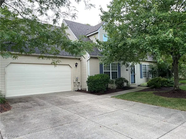 124 Marwyck Place Ln, Northfield, OH 44067