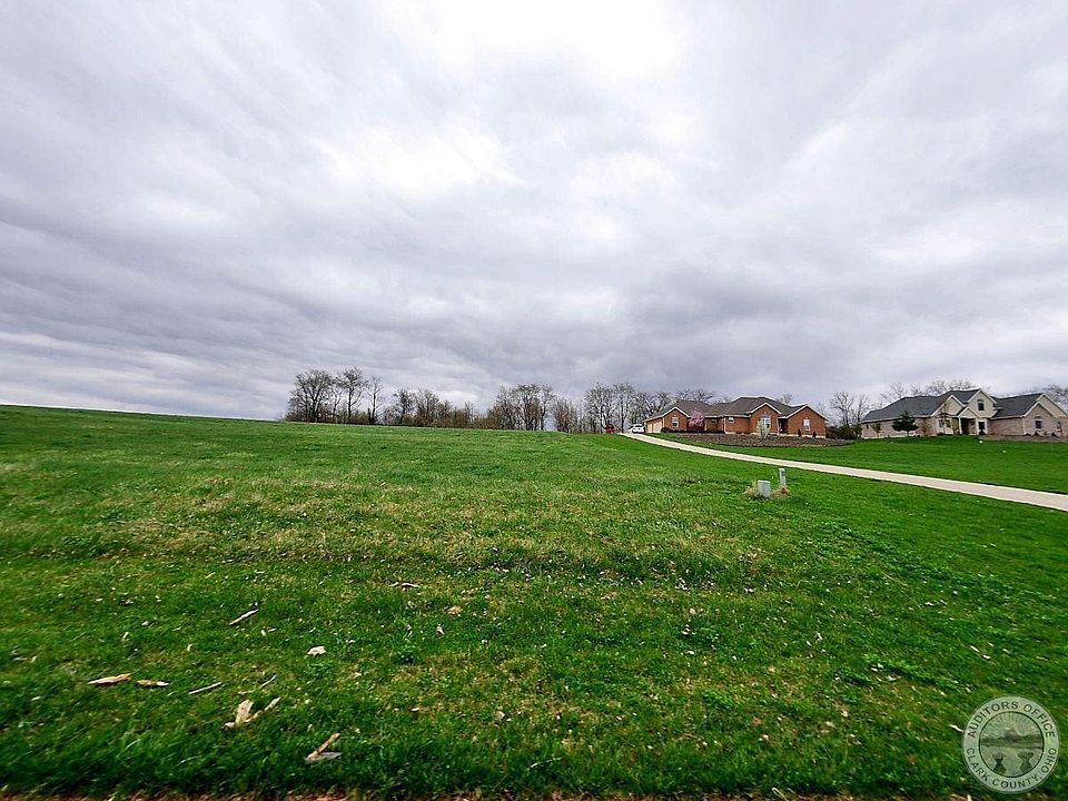 1st image of 130 Clubhouse Dr