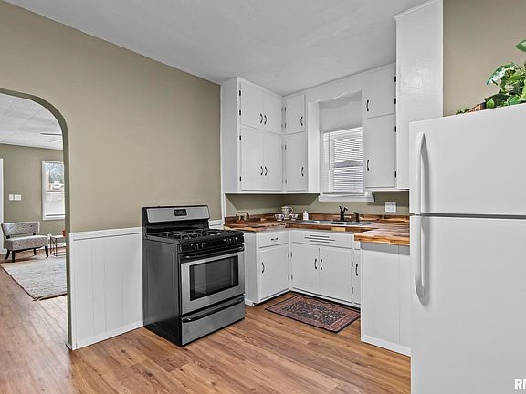 5th image of 2065 N 8th St