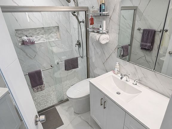 5th image of 999 Brickell Bay Dr APT 710
