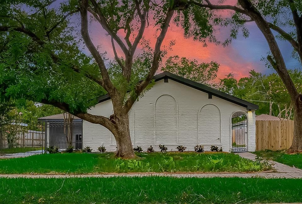 12514 Whittington Dr, Houston, TX 77077 | Zillow