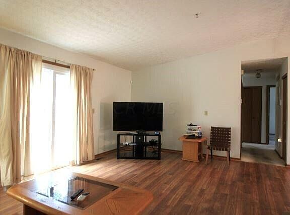 3rd image of 200 Eastcreek Dr