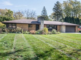 240 N Park Blvd, Brookfield, WI 53005