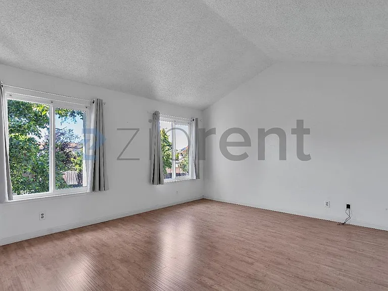 32805 Palmdale Ct — Photo 26