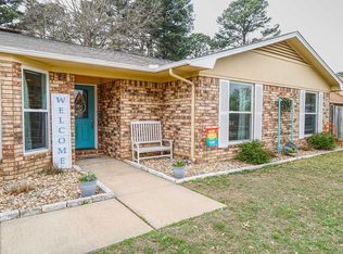 310 Edgewood Ln, Wake Village, TX 75501