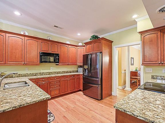 5th image of 4416 Parkland Dr.