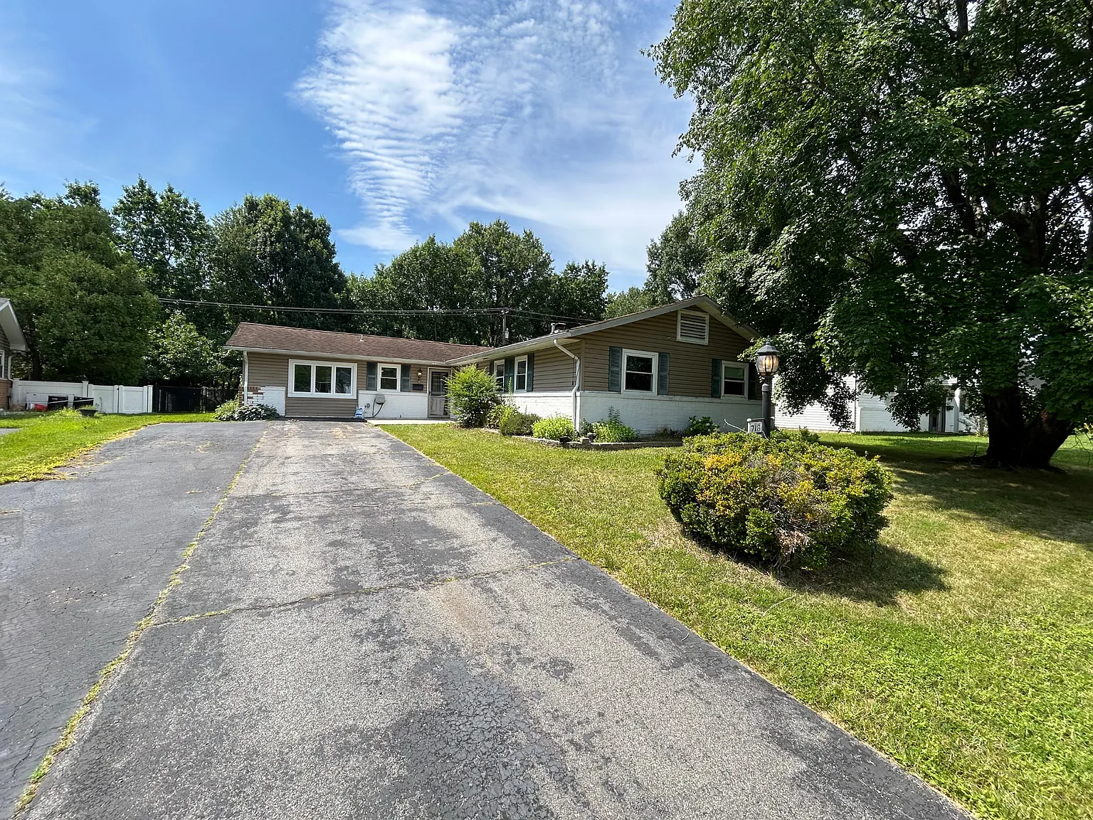 4 bed, 1755 sqft, $2,200 — Photo 1