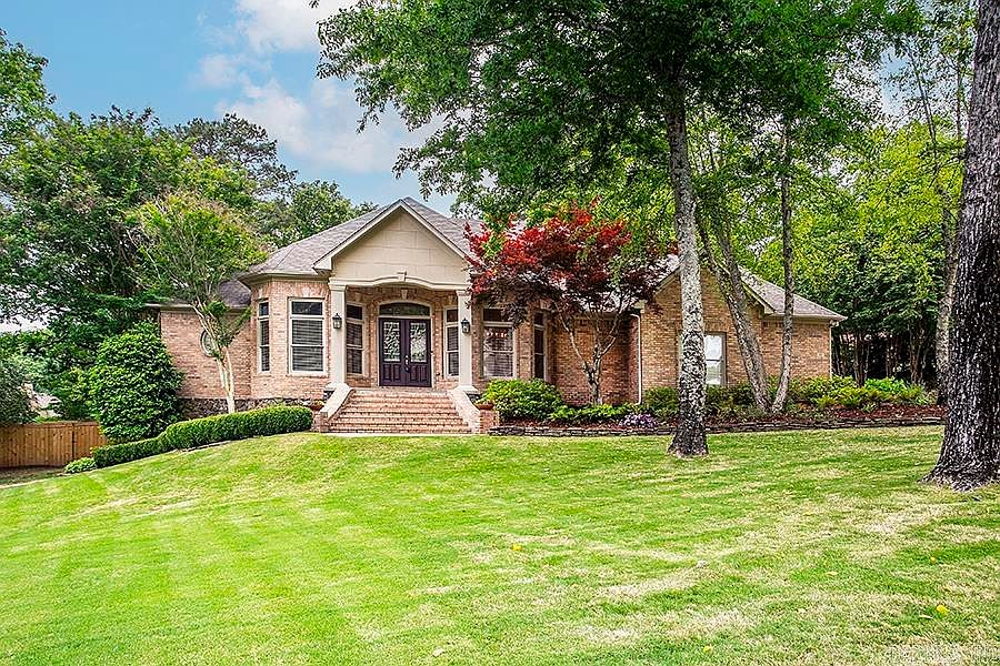 1st image of 10 Piney Ln