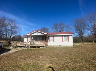 420 Calvert Ridge Rd, Westmoreland, TN 37186