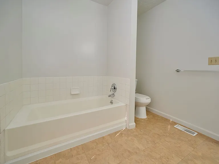 Grand Bay Apartments and Townhomes — Photo 66