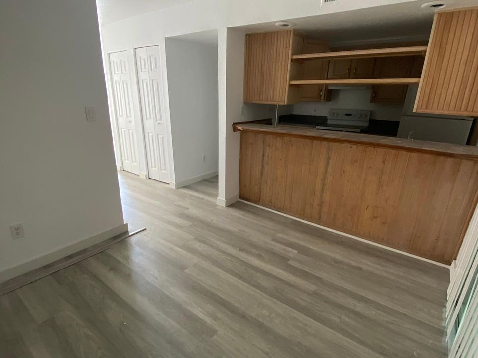 1st image of 4004 Barwood Ln #3804