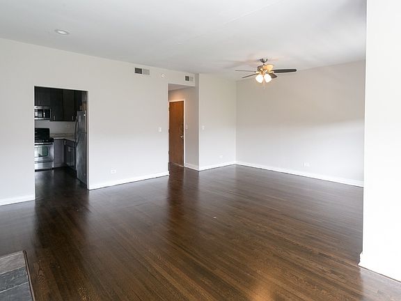 5th image of 920 W Belle Plaine Ave #W4