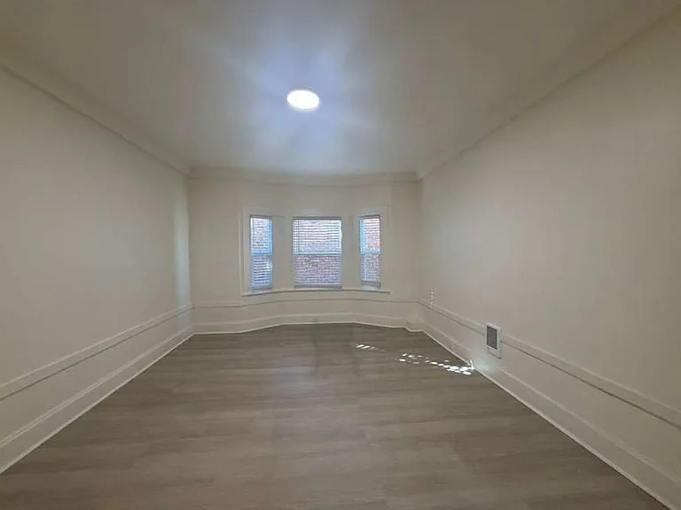 71 10th Street — Photo 3