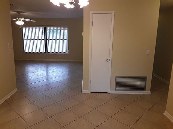 4th image of 982 Sarazen Dr
