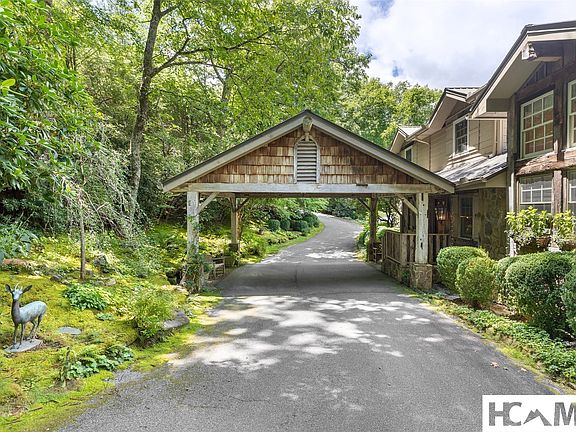 4th image of 1094 Moorewood Road
