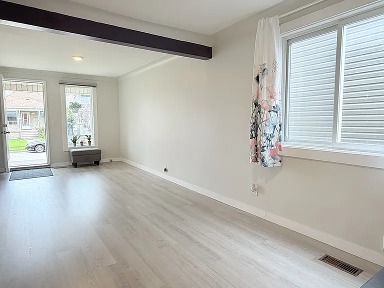 1091 Marion Ave #MAIN — Photo 10