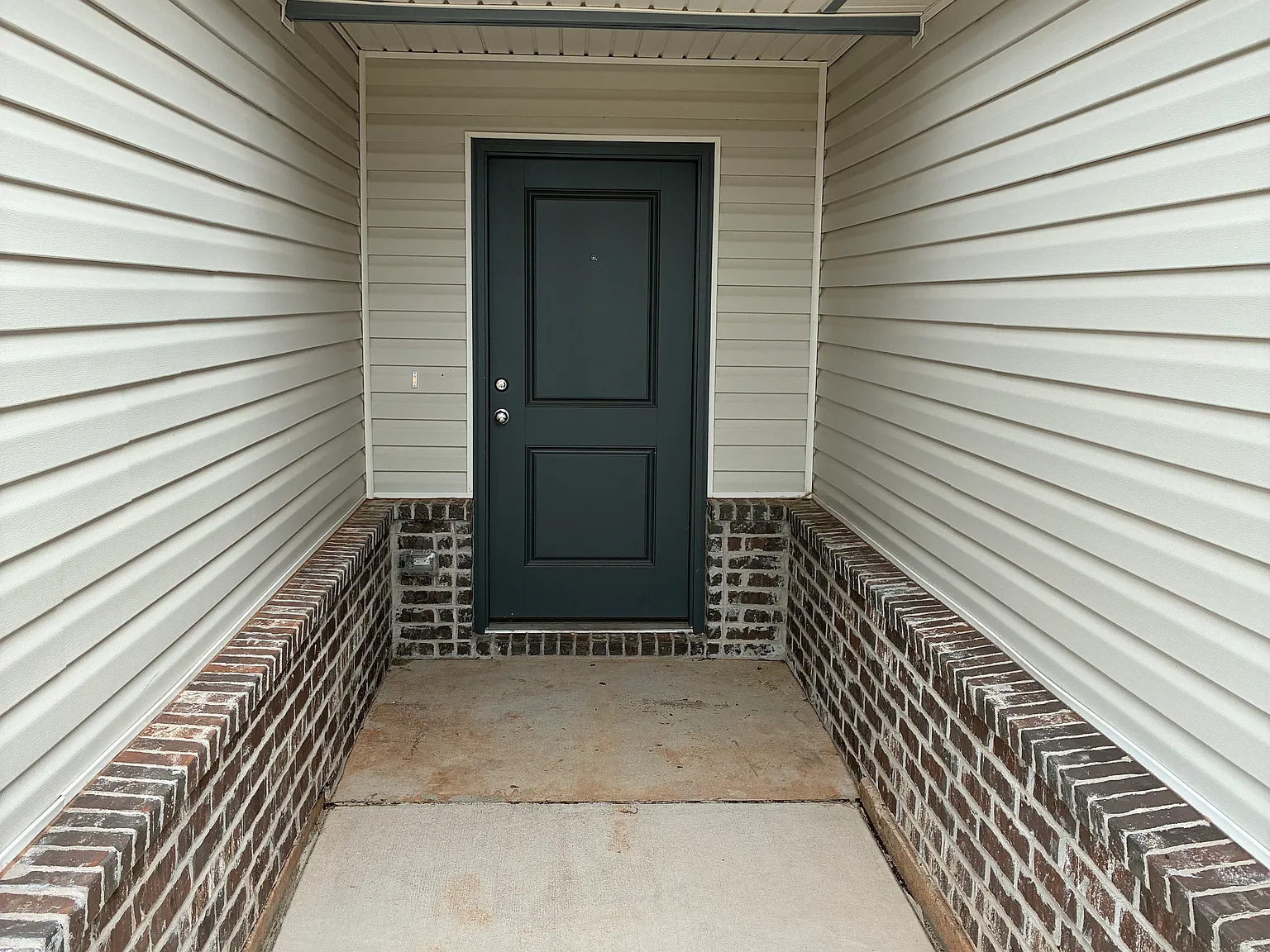 3 bed, 1417 sqft, $1,800 — Photo 2