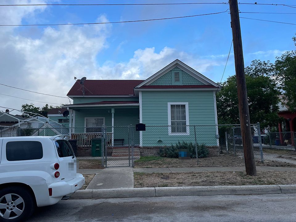 1st image of 209 N Cibolo St
