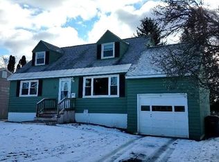 18 Dover Dr, Latham, NY 12110