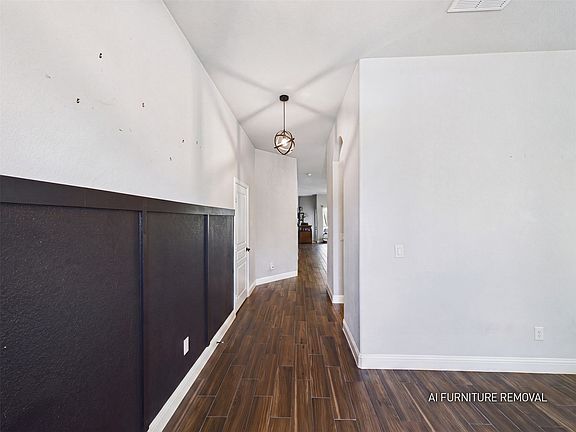 3rd image of 1104 Summer Ln