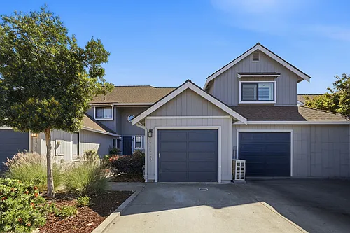 17125 Creekside Cir Photo 1