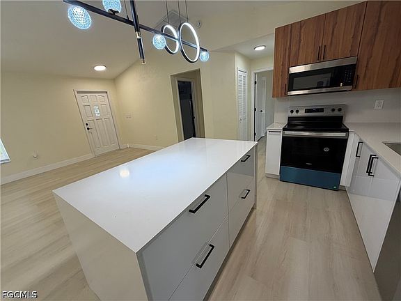 5th image of 2803 E 5th St