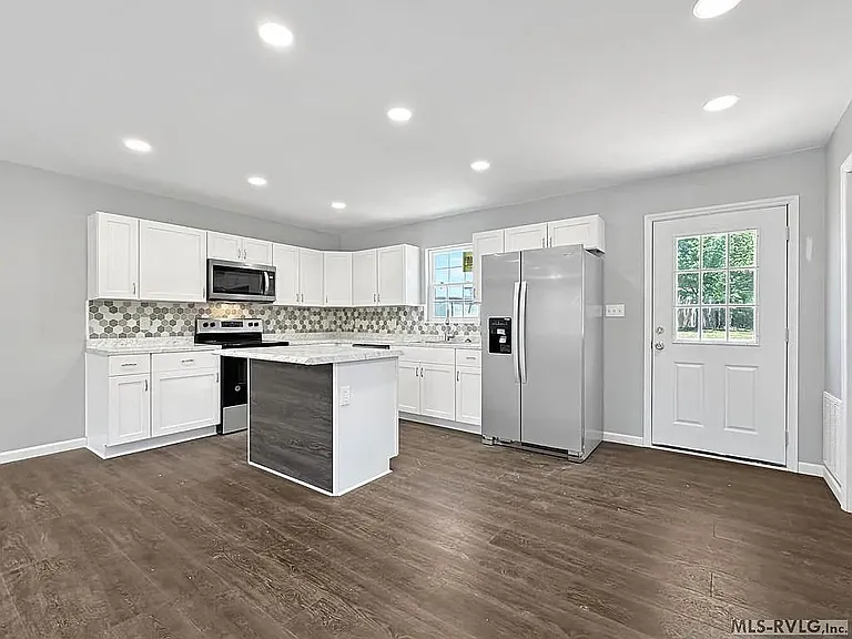 403 Brooke Ave — Photo 2